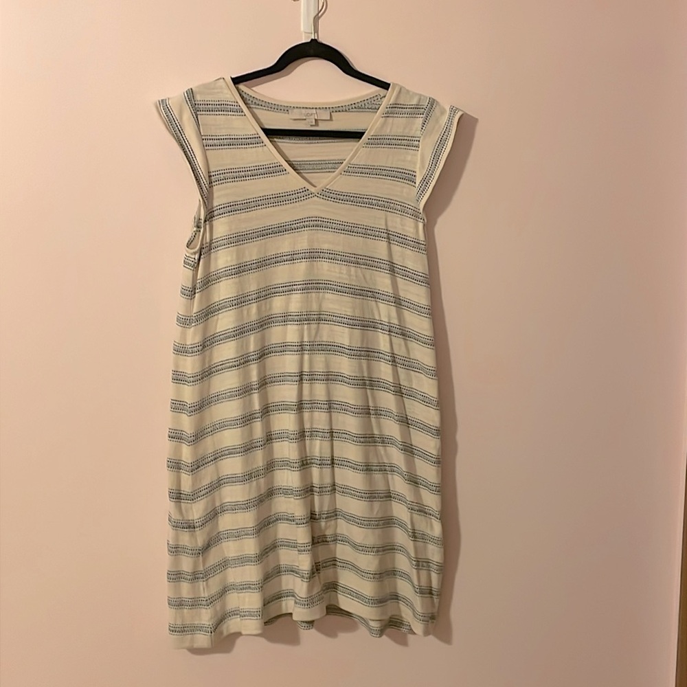 EUC. Loft dress size medium.